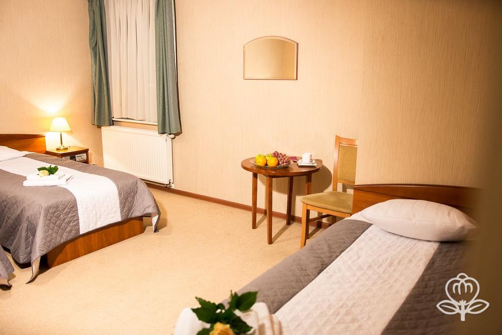 L'Ascada Hotel Srem Ngoại thất bức ảnh