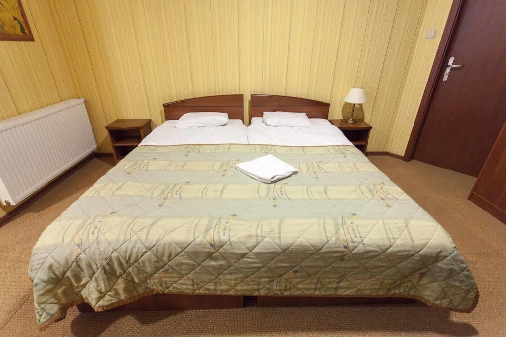 L'Ascada Hotel Srem Ngoại thất bức ảnh